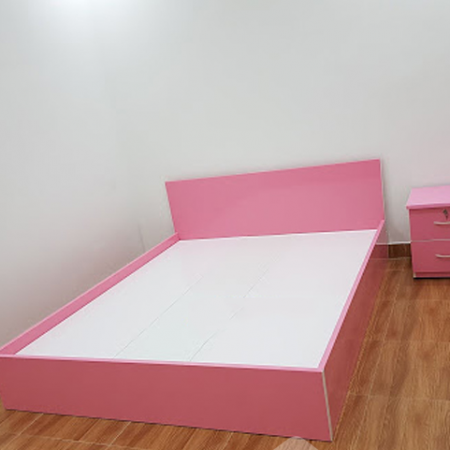 Giường ngủ màu hồng cho bé gái